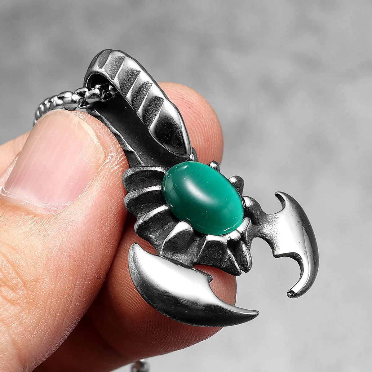 Green Gem Scorpion Pendant Men Necklace 316L Stainless Steel Amulet Chain Rock Rap for Couple Friend Male Jewelry Gift Wholesale