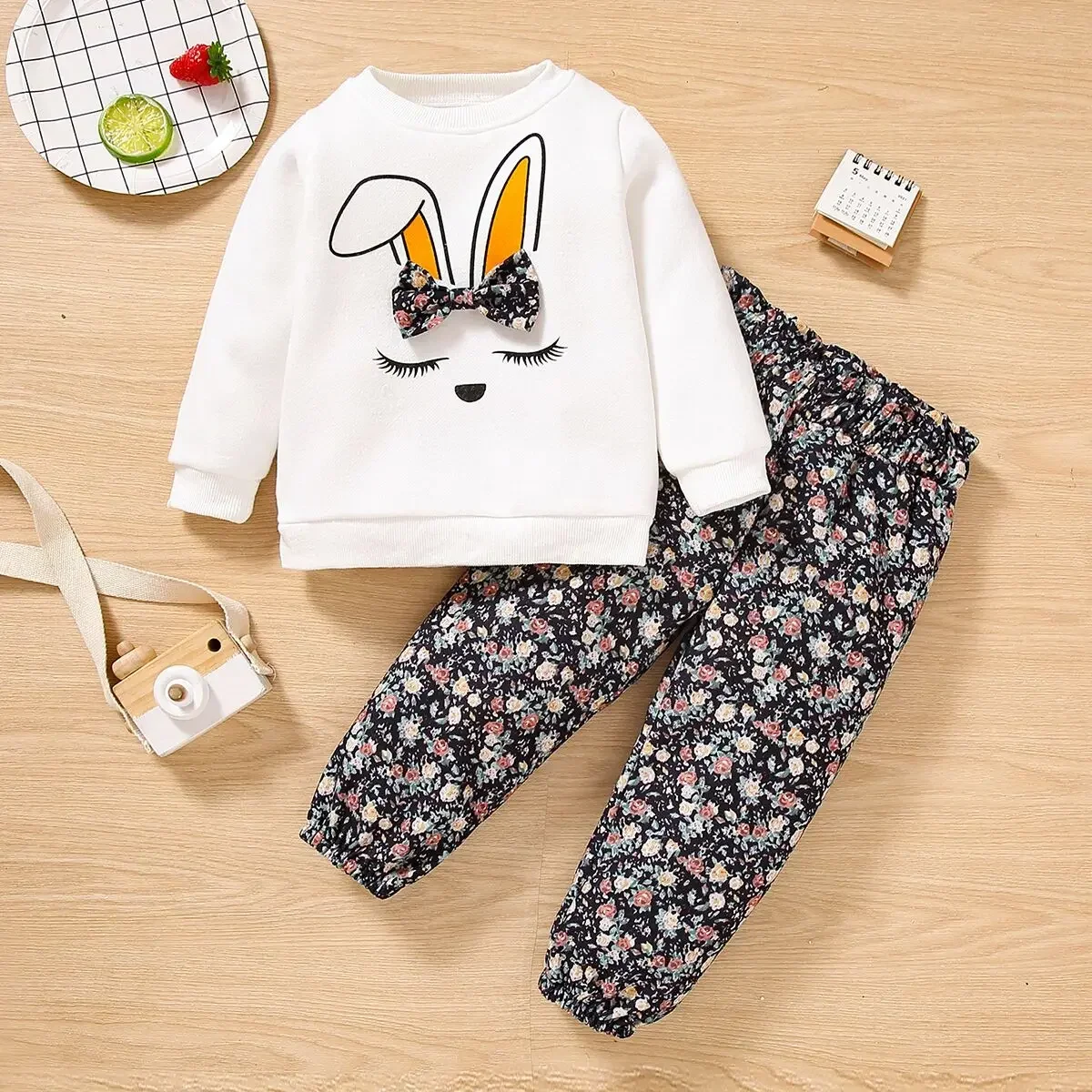 PatPat 2-piece Toddler Girl Bowknot Design Rabbit Print Pullover Sweatshirt and Floral Print Paperbag Pants Set