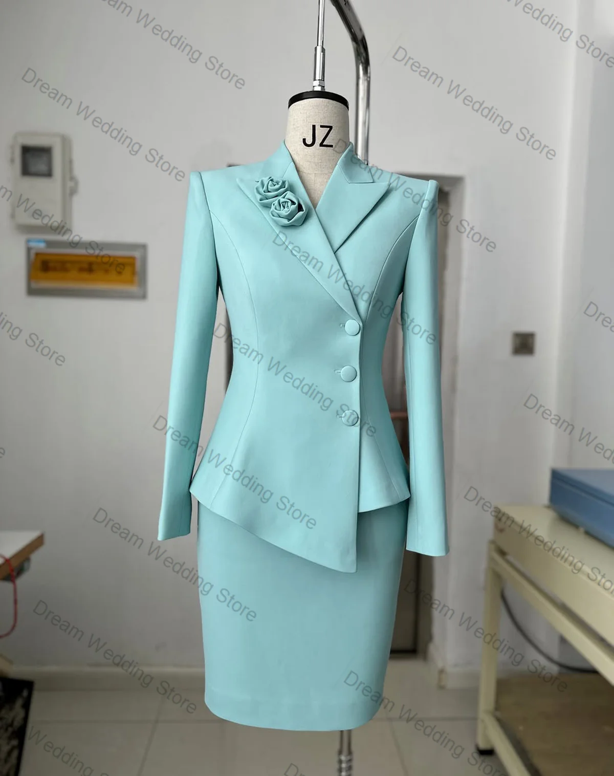 ライトブルーのレディーススーツスカートセット2点セットブレザー+プロムドレス3Dフラワーフォーマルオフィスレディジャケットカスタムサマーウェディングプロムコート