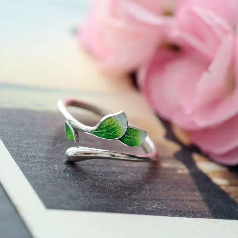 Fashion Accessories Green Color Leaves and Twig Wrap Around Ring Silver Color Nature Inspired Fine Jewelry for Women Adjustable