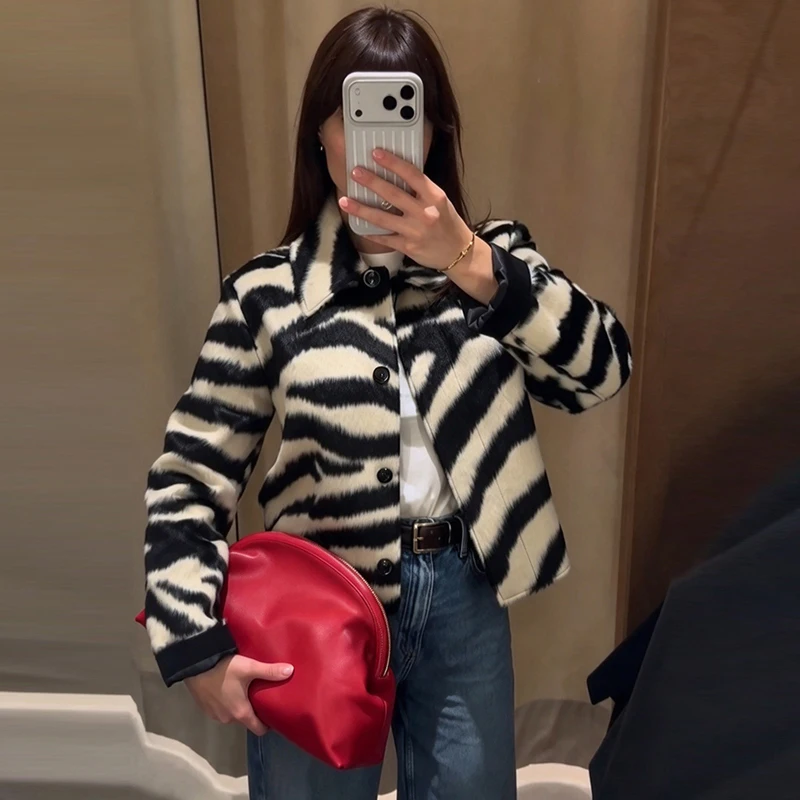 Fashion Women Retro Zebra‑stripe Faux Fur Cropped Coat Lapel Collar Single‑breasted Fuzzy Plush Jacket Street Casual Outerwear