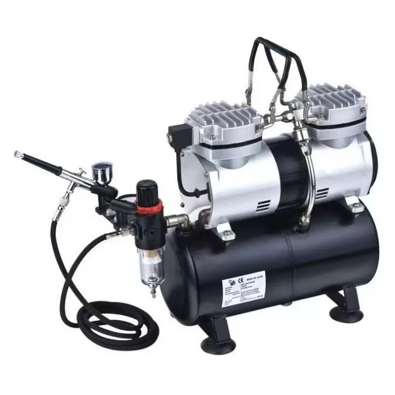 

Military Gundam models, coloring tools, pump paint packages