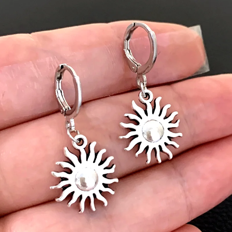 Fashion Handmade Simple Design Antique Silver Color sun Pendant Earrings Women Vintage Drop Earrings