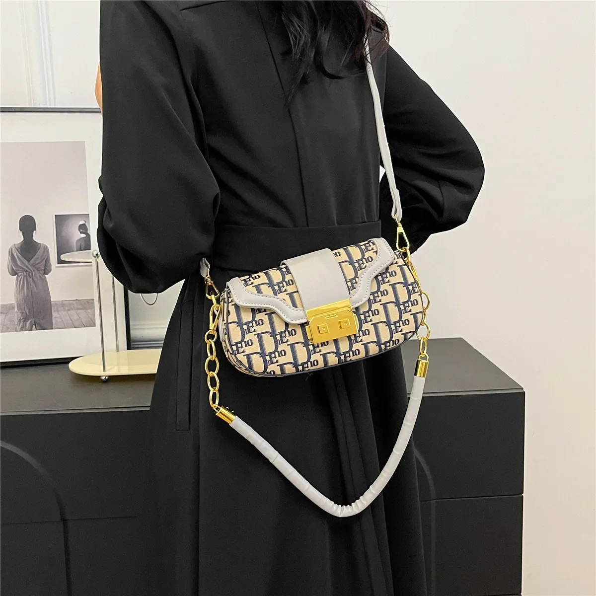 

2025 Saddle Crossbody Bag | Women's Chain Strap Contrast Stitching Shoulder Purse, 3-Way Convertible Day To Night Bag