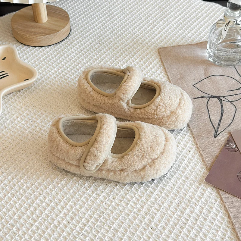 الرجعية تنوعا أحذية الفتيات 2025 شتاء نمط جديد للأطفال مسطحة القاع رقيق أحذية قطنية الراحة عدم الانزلاق الفتيات حذاء كاجوال