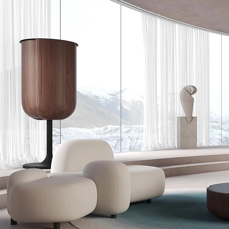 Armadietto per vino con porta girevole in legno massello: espositore e contenitore multistrato per il soggiorno