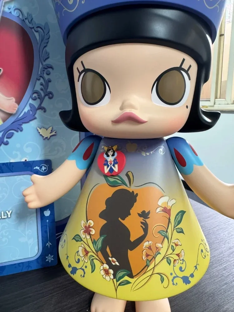 

Genuine POP MART MEGA ROYAL MEGA ROYAL MOLLY Snow White 400% Figure Trendy Toys Ornament Gift
