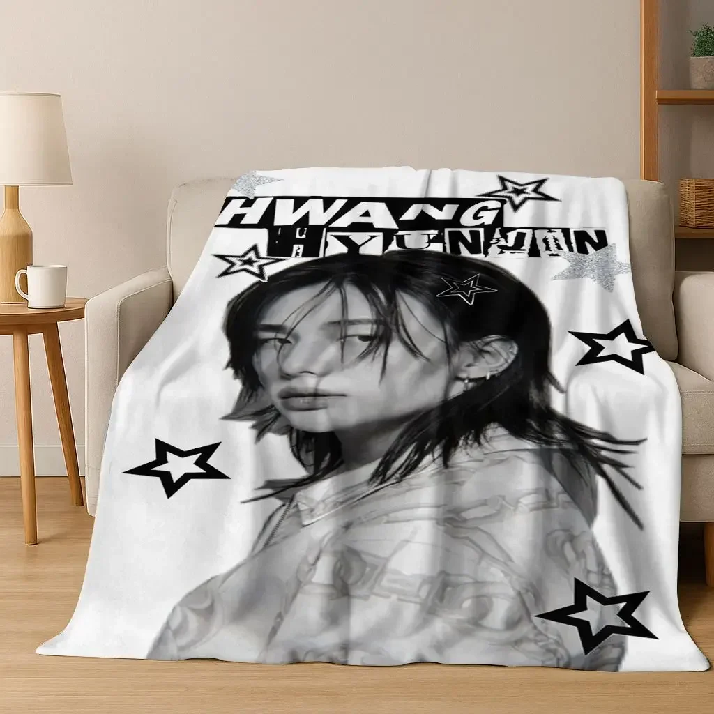 

Плед D Hyunjin Solo KPOP из фланели: Мягкое, уютное и теплое одеяло для дома, спальни, кровати, дивана, пикника, офиса, в качестве подарка