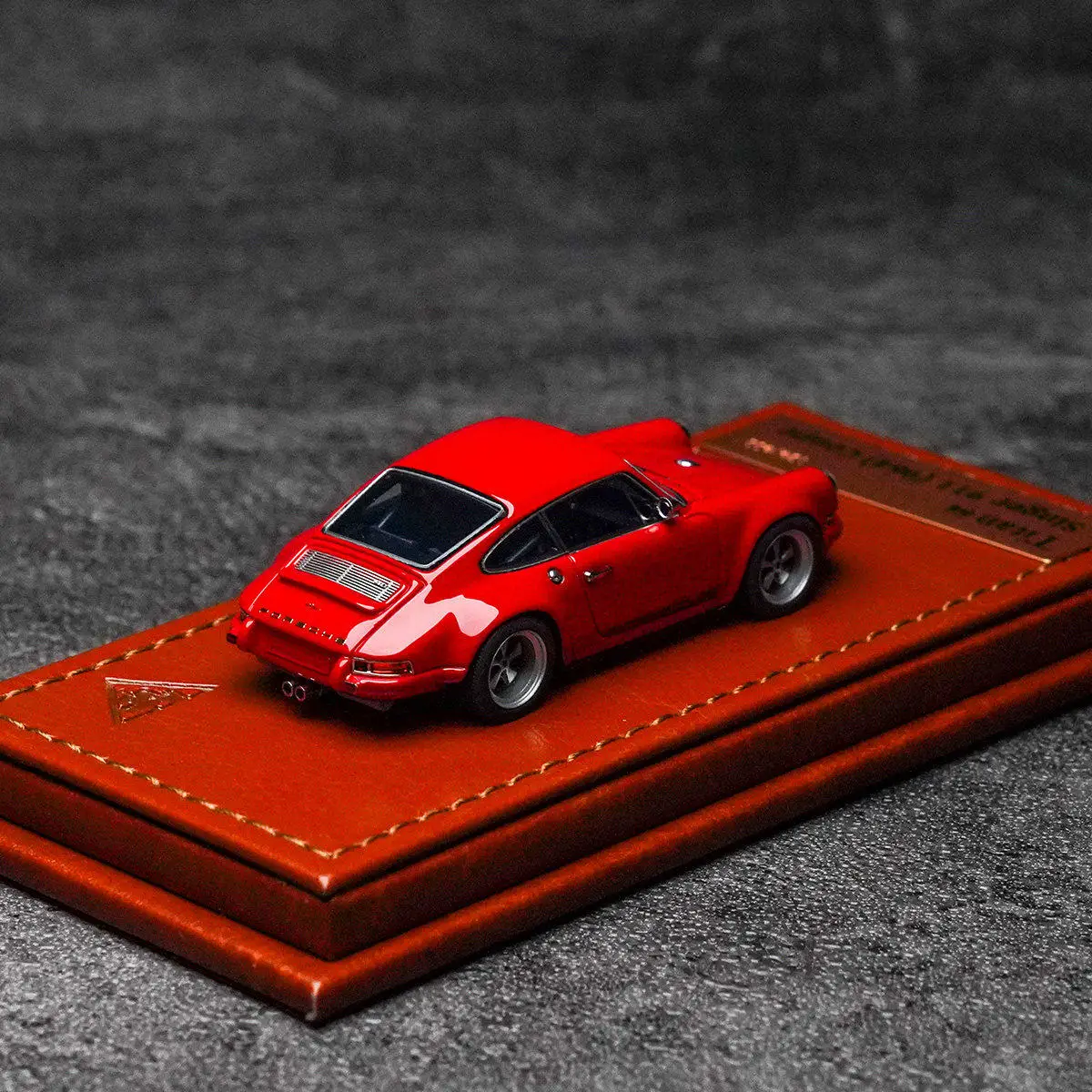 In Stock 1: 64 911 964 Coupe - Plastic car model, die-cast static car model, creative decorative item, holiday gift