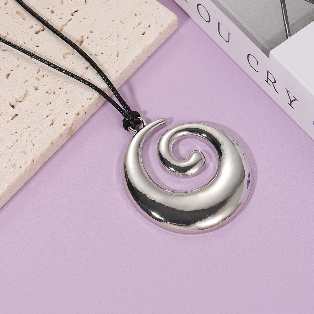 Retro-Boho-Spiral-Vortex-Anhänger-Halskette, geometrisch, hohl, schlicht, kreativ, für den Strandurlaub, personalisierter Schmuck für Frauen, Geschenk – Detail 6