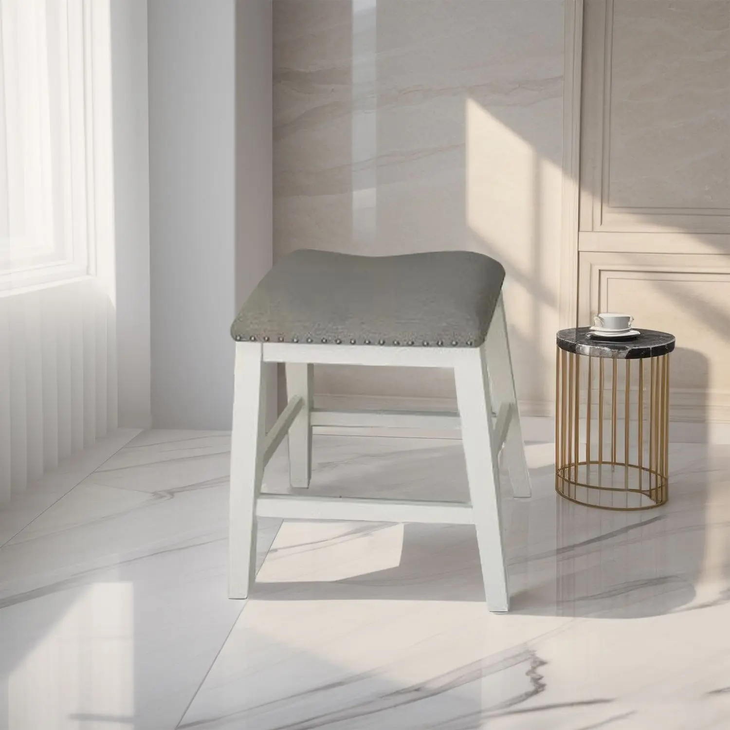 مجموعة طاولات المزرعة الحديثة 60 بوصة طاولة من خشب البلوط مع 4 كراسي منجدة ديكور أظافر نحاسي قماش مقاوم للماء لمطعم الأسرة