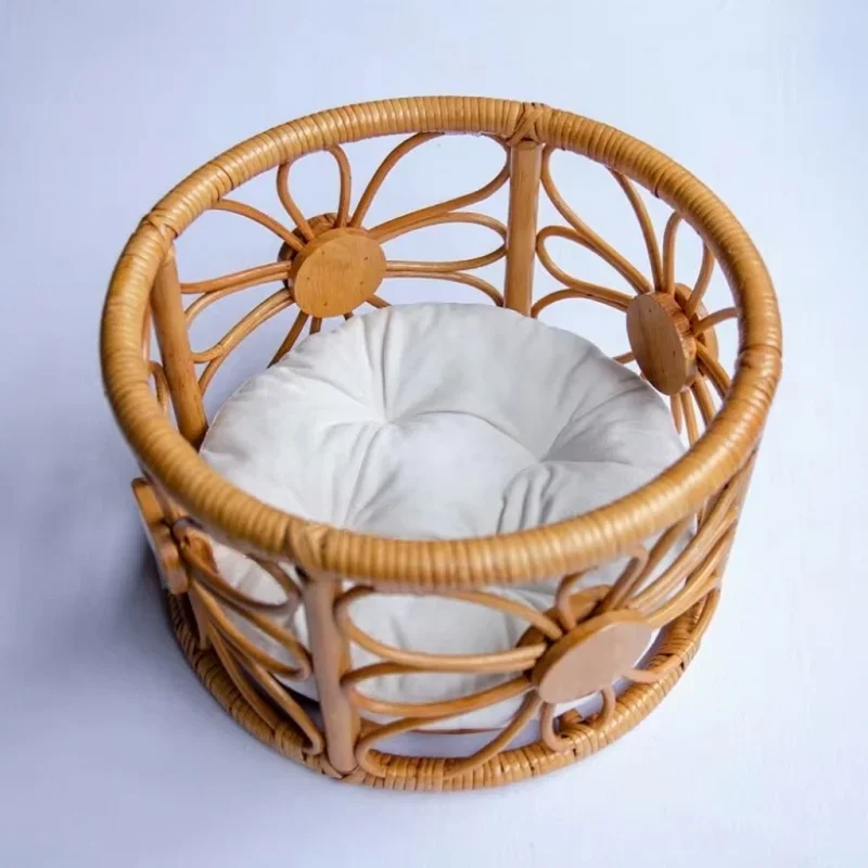 Handwoven Rattan Shooting Basket With Soft Cushion Retro Studio Posing Chair For Indoor Portrait Photography Scene Layout Prop