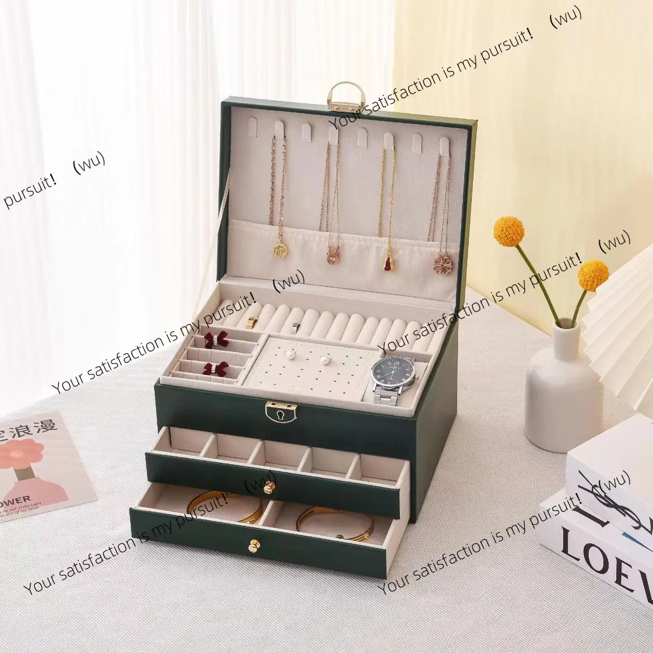 High-end jewelry box, necklace, stud earrings, bracelet, ring, storage box, drawer type three-layer locked jewelry storage box.