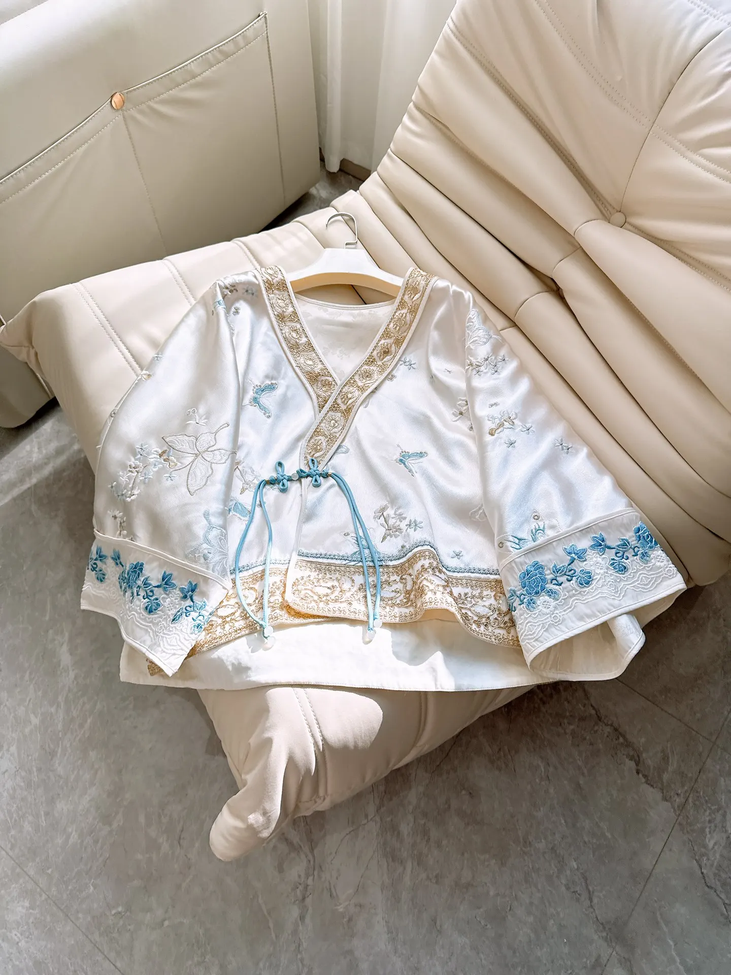 New Chinese Style Cold Tone Zen Retro  Embroidery Luxury Silk Hanfu Outerwear Open Cardigan Loose Fit Short Sleeve