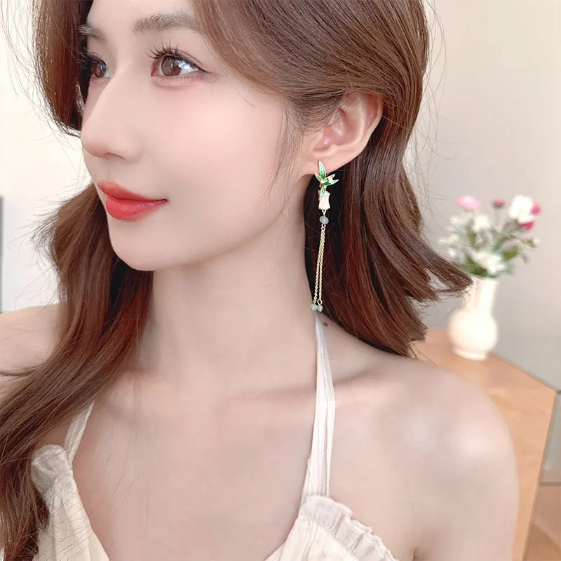 

New Chinese-style bamboo earrings, a niche traditional Chinese style accessory, long bamboo earrings symbolizing peace