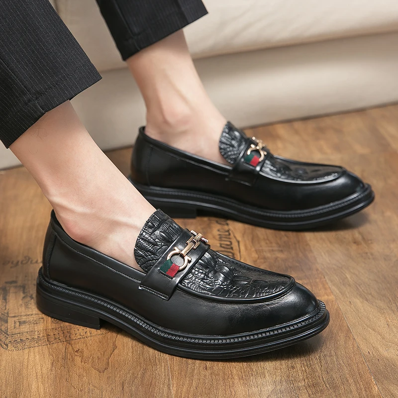 2023 New Mens Casual Shoes Classic Designer Embossed Leather Luxury Brand Shoes Comfortable Business Dress Shoes for Men Loafers