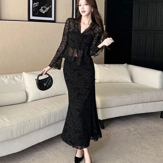 Elegant Sexy Fashionable Lace Set V-Neck Belted Top with Fish Tail Long Skirt Two-Piece Women's Spring Autumn Casual Sportswear