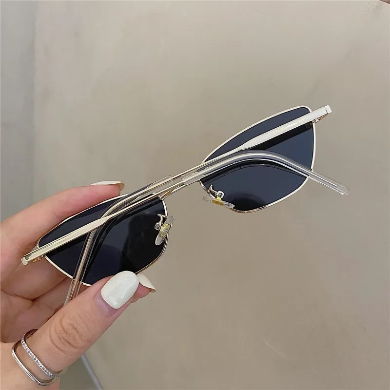 

New Triangular Sunglasses Small Square Design Metallic Sun Glasses for Women's Fashion Shows Vintage Cat Eye Eyewear Spectacles
