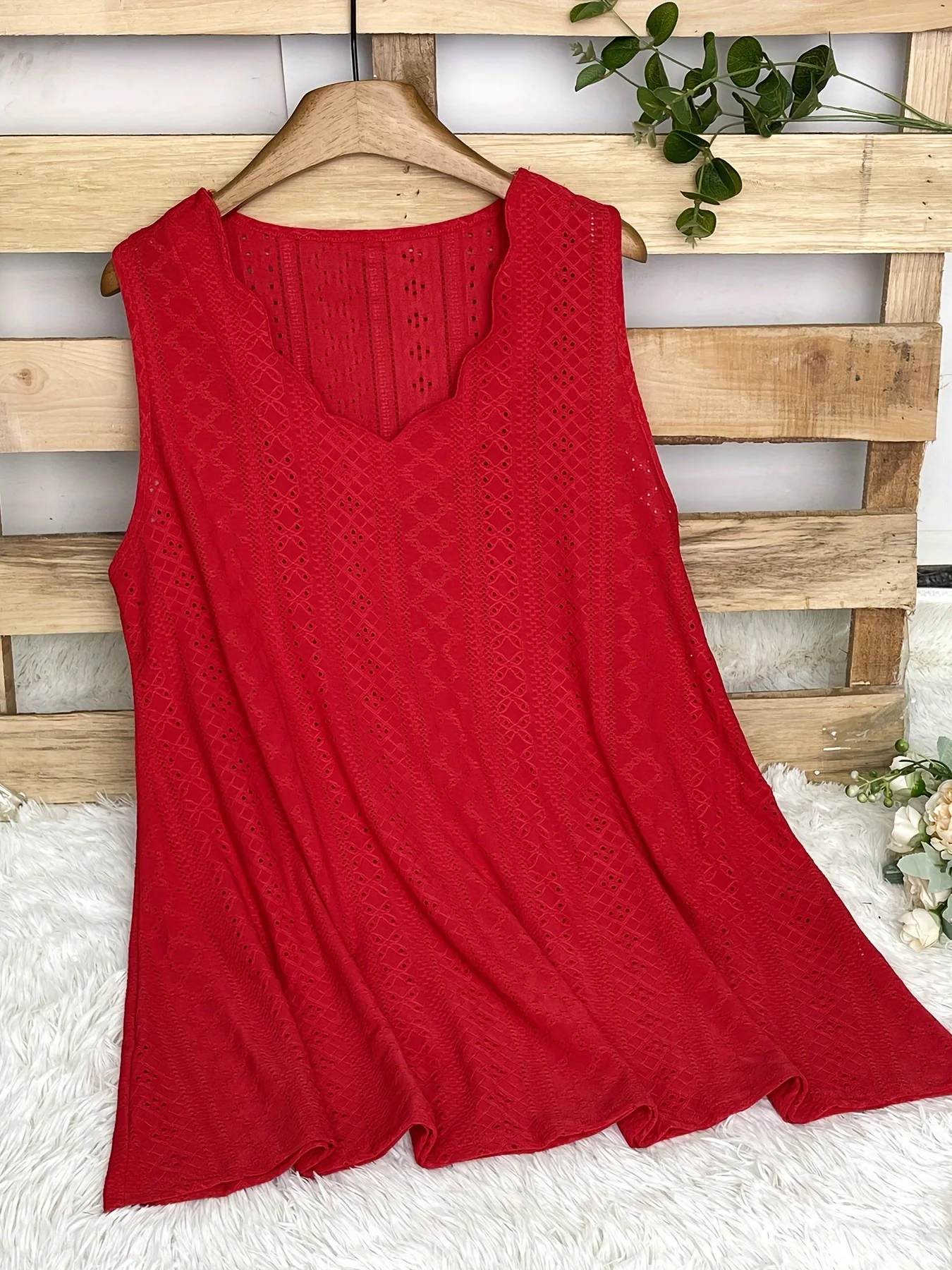 Plus Size Scallop Trim Tank Top Solid Sleeveless Eyelet Tank Top For Summer Women\'s Plus Size Clothing