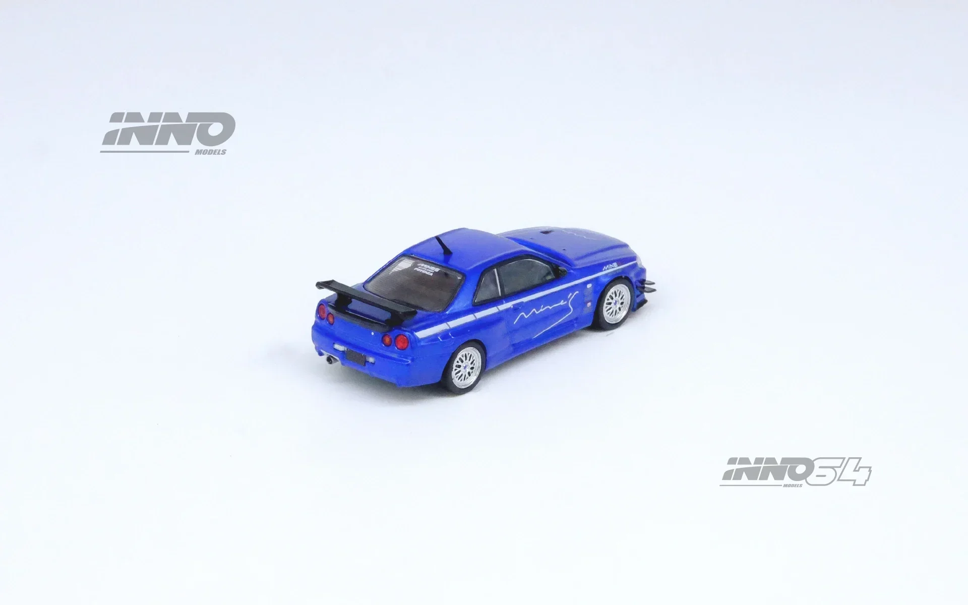 INNO 1:64 SKYLINE (R34)V-SPEC zaprojektowany odlewanym modelu samochodu MINE'S