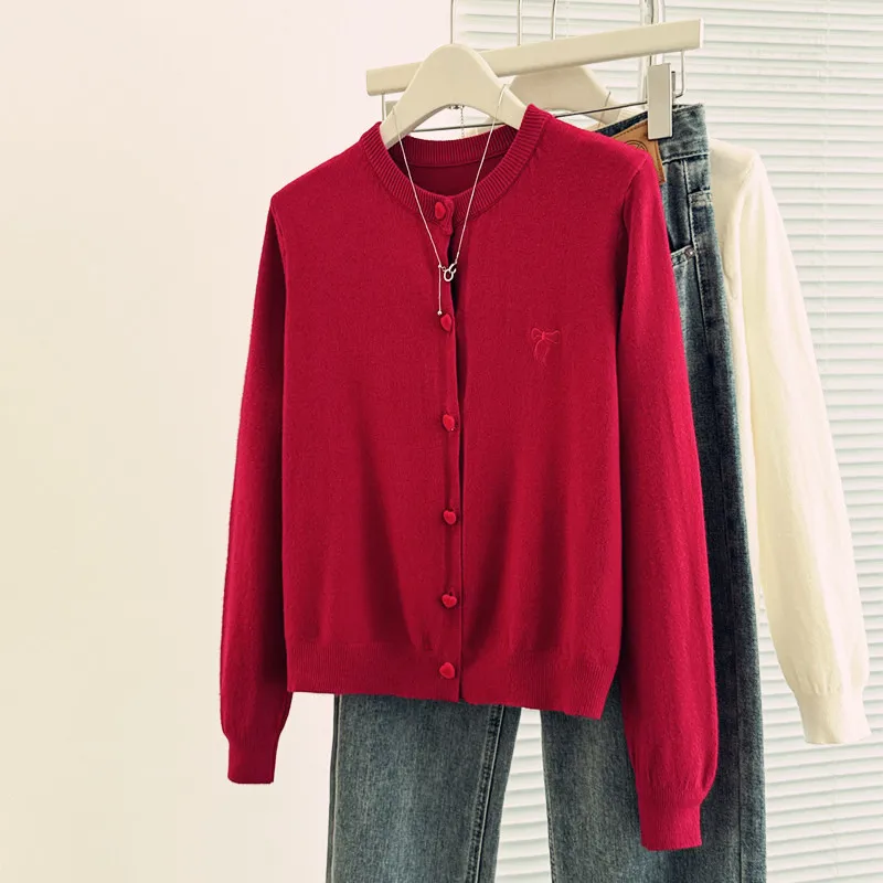 เสื้อสเวตเตอร์ถักผู้หญิง คาร์ดิแกน แขนยาว คอทรงโอ สีดำ ปักลาย เสื้อสเวตเตอร์ถัก คาร์ดิแกน เสื้อผู้หญิง ท็อปส์ เสื้อสเวตเตอร์ผู้หญิง Q928