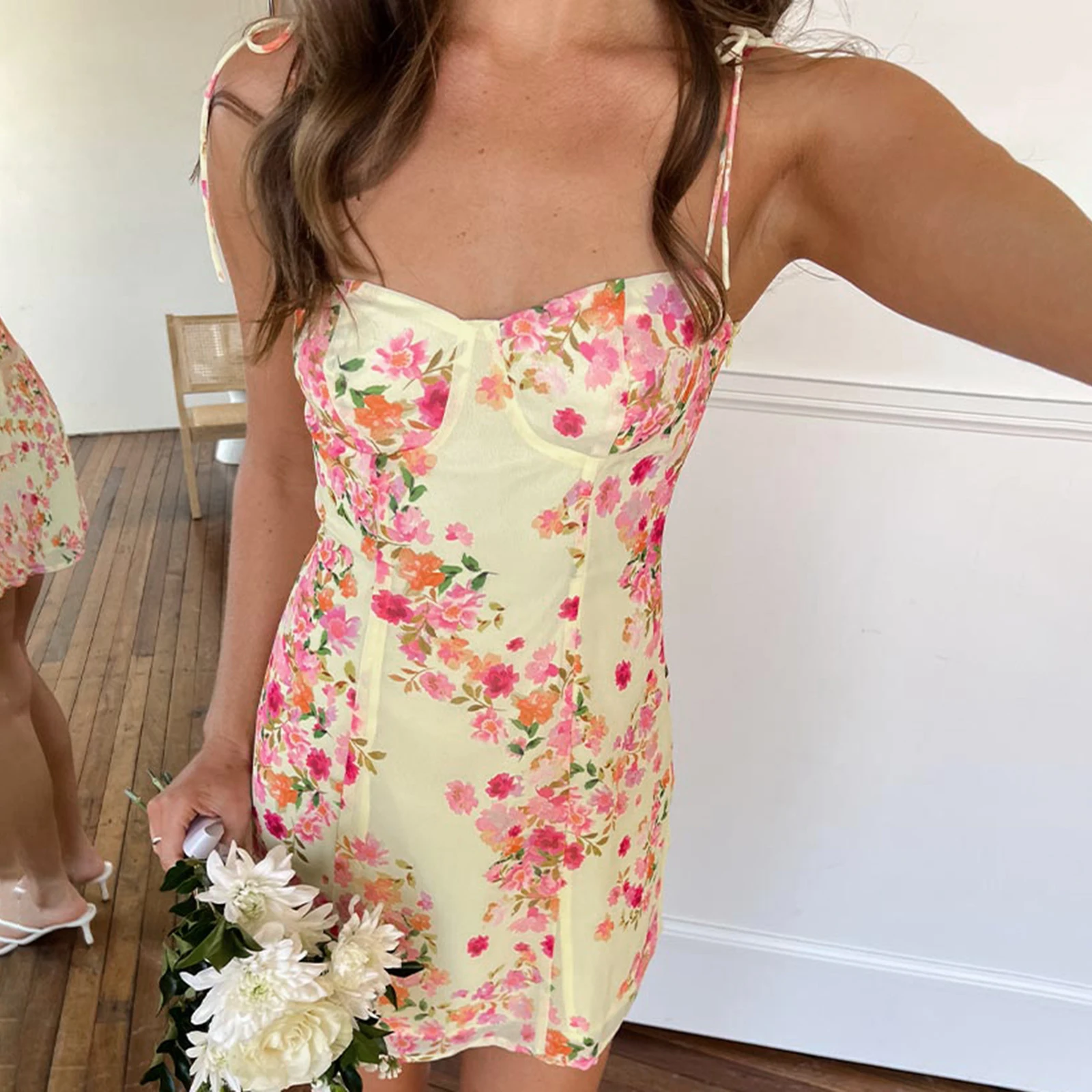 Chic Women's Floral Mini Dresses Summer Fashionable Sleeveless Spaghetti Strap Bodycon Cami Dress