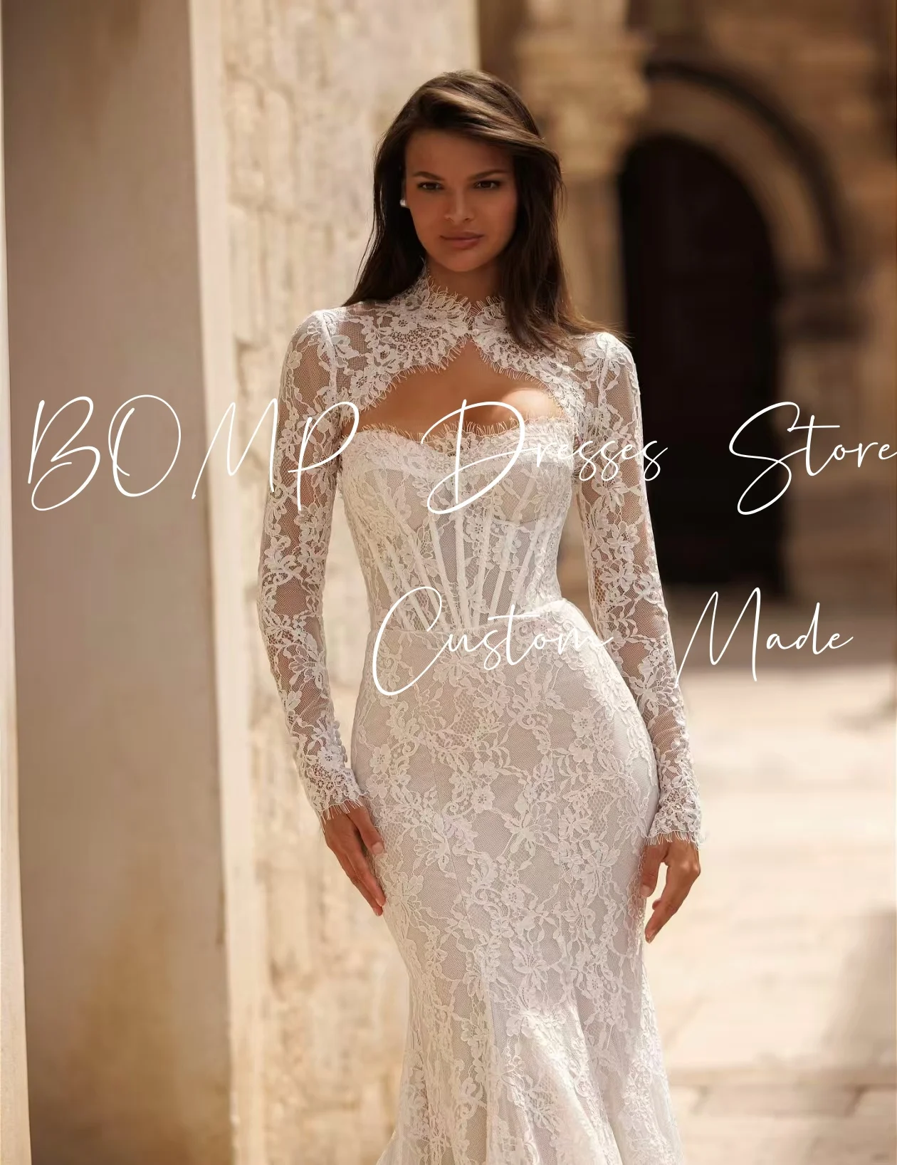 BOMP Abito da cerimonia nuziale classico in pizzo con maniche lunghe ritagliate Sirena Sweep Train Abito da sposa avorio Abito da sposa personalizzato