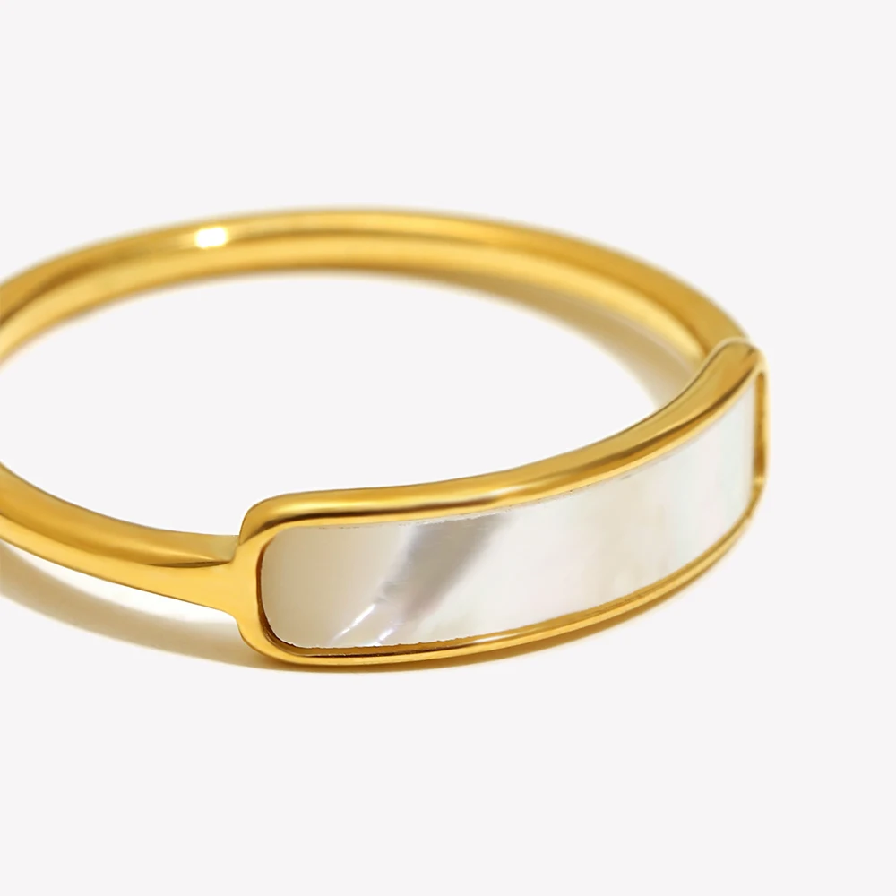2024 New Stainless Steel Tarnish Free Jewelry Natural Shell Ring Thin Small Size White Rings For Woman Ladies Elegant Ring