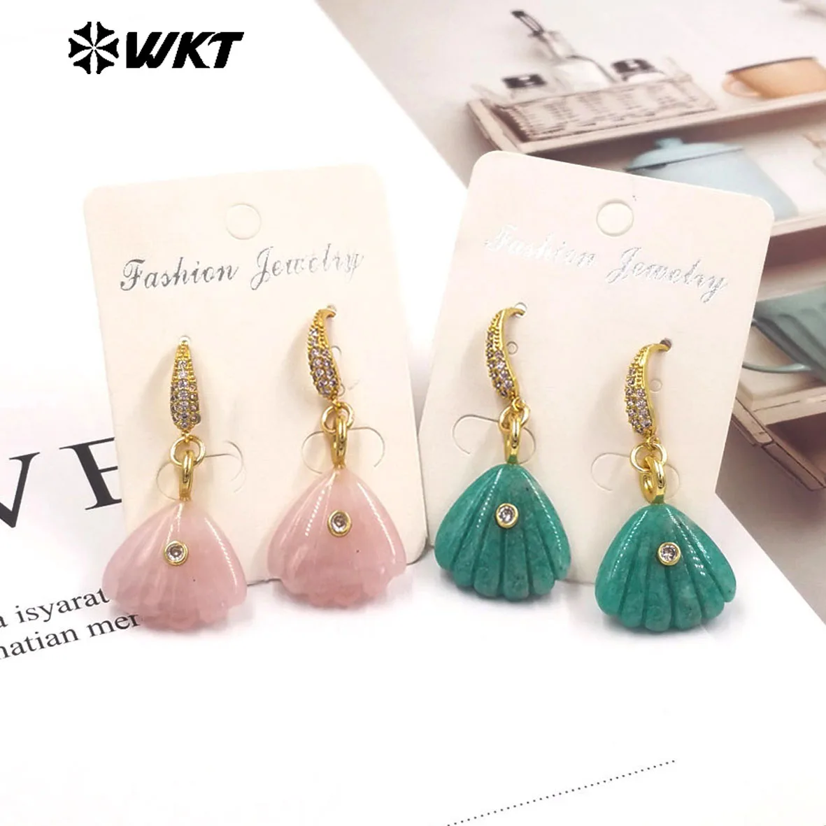 WT-E820 Wonderful Exquisite Natural Gemstones Carved Shell Shape Gold Little Earrings For Women Summer Vacation Wearing