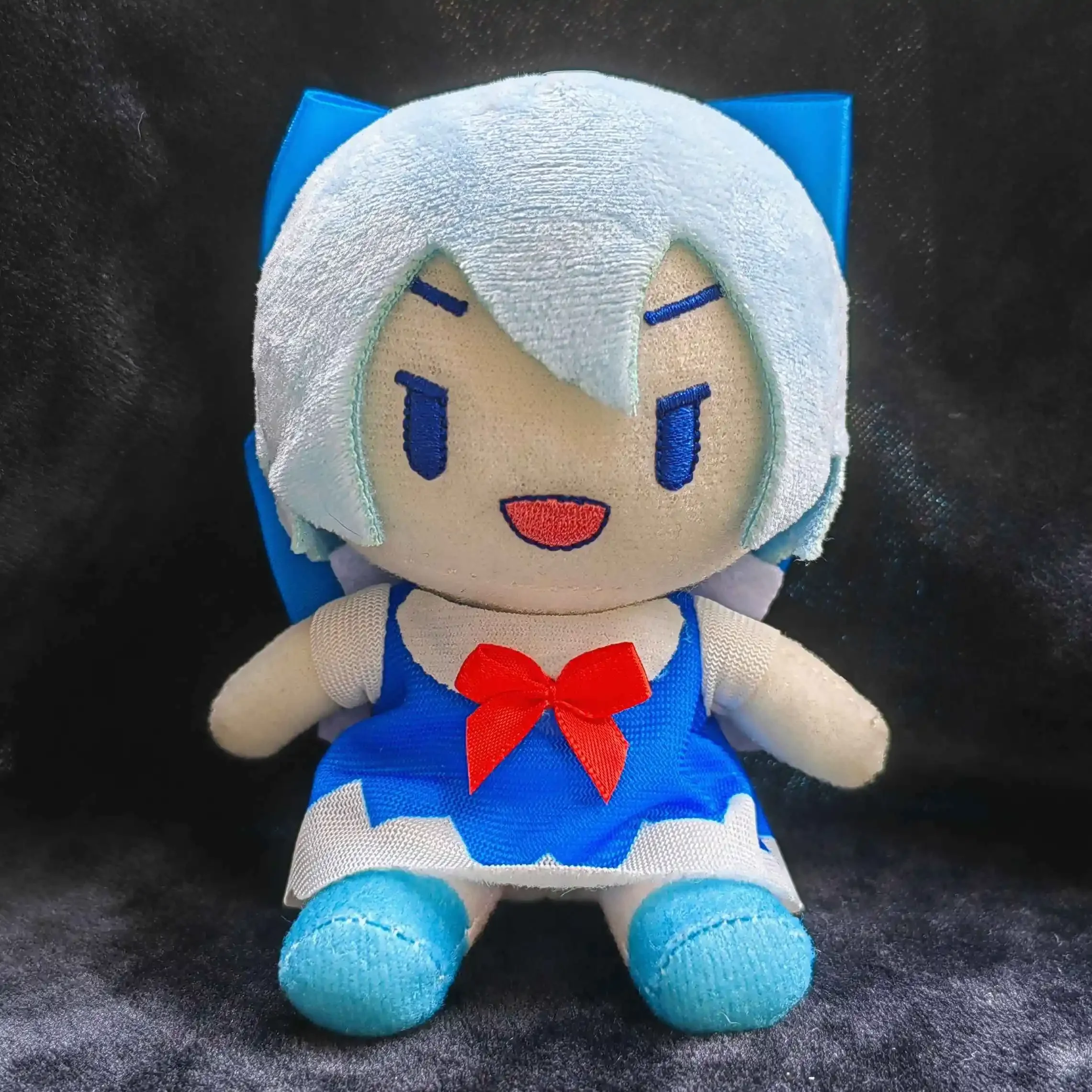 

13 см аниме Cirno TouHou Project куклы мультфильм сидячая поза плюшевая хлопковая кукла наряд одежда наряд игрушки косплей Kawaii подарок