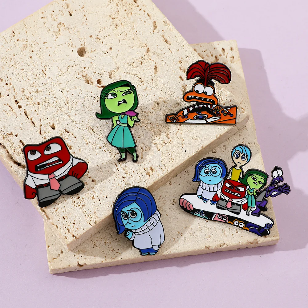 Disney Pins Cartoon Inside Out Pattern Metal Badge Cute Boys Girls zaino accessori abbigliamento decorativo spille da bavero spille