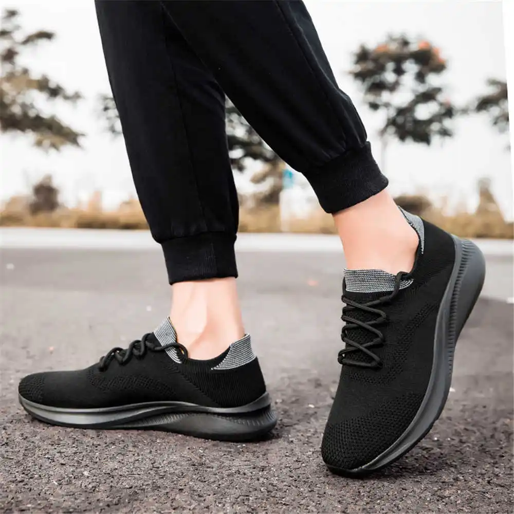 

Цветные кроссовки без шнуровки с круглым носком. Мужские лоферы. Дизайнерская обувь. Роскошные спортивные туфли известных брендов. Уличные теннисы.