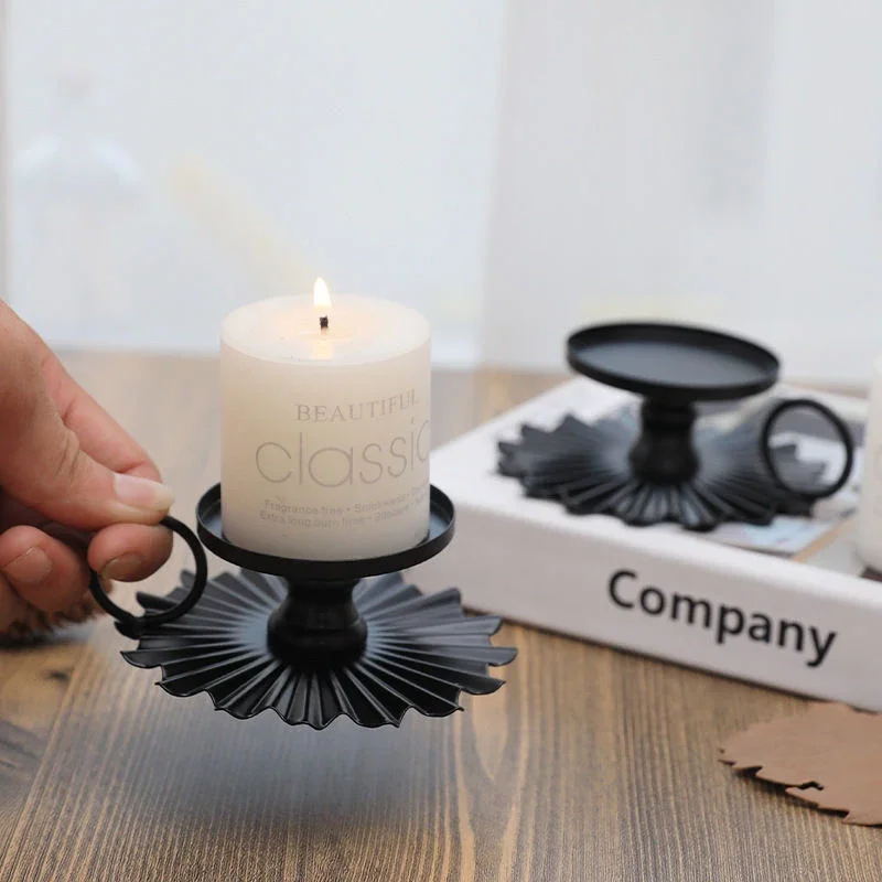 

Iron Taper Candlestick Black Metal Pillar Plate Holders Stand For Wedding Party Festival Desktop Candelabra Art Gift Home Decor
