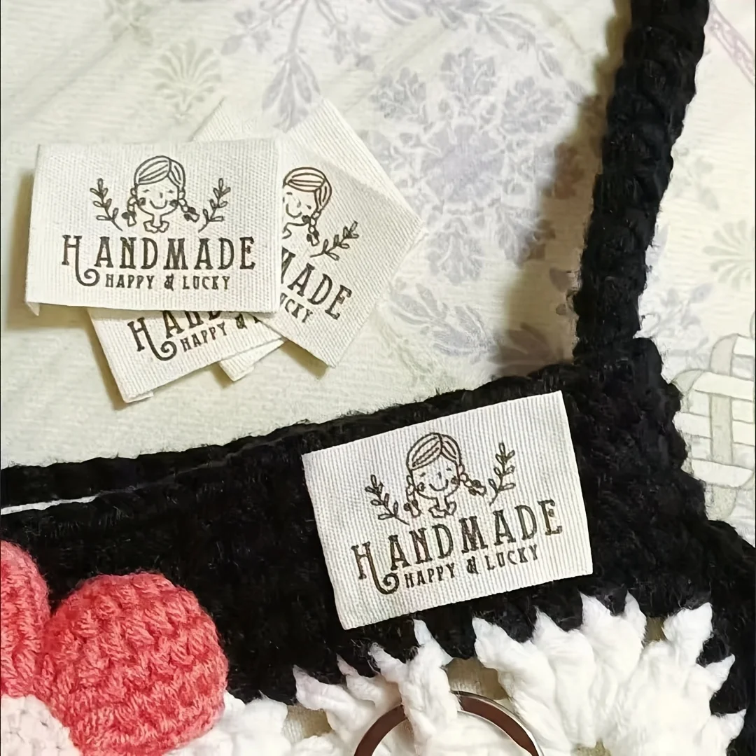 30Pcs Handmade Label Fold Tags Cloth Labels Sheep Heart Pattern Hand Made Label For Knitted Hats Printed Cotton Woven Sew Tags