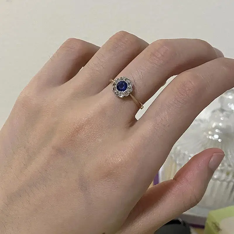 Anillos de zafiro de estilo moderno para mujer, anillo azul con incrustaciones de diamantes exquisitos de lujo ligero, joyería de calidad para fiesta y boda
