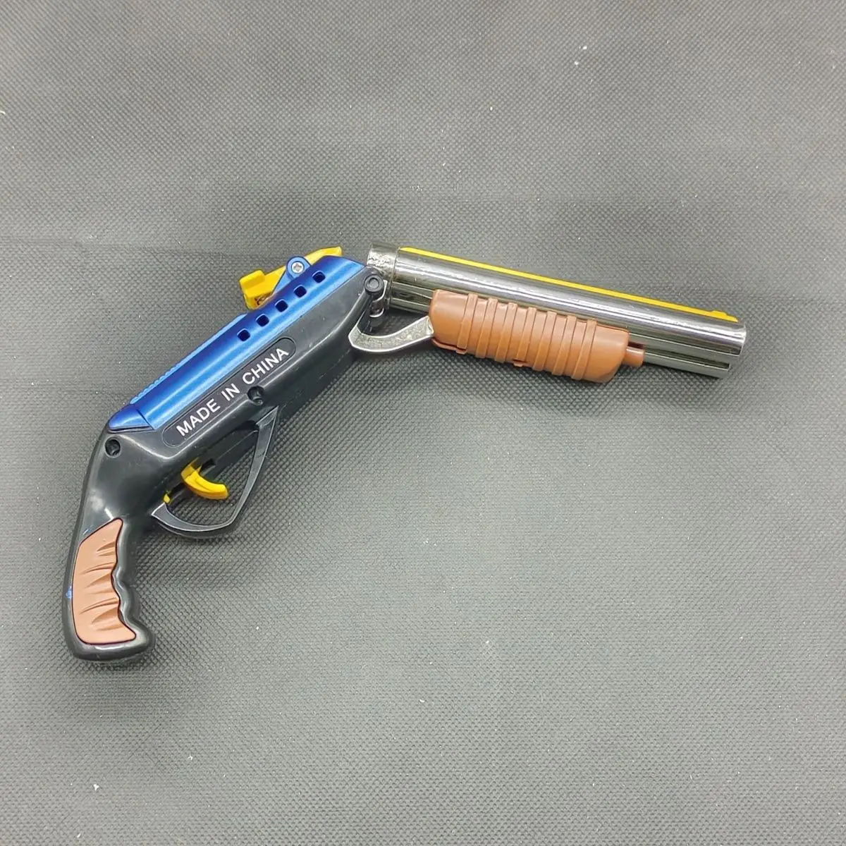 Pistolet jouet pour enfants, fusil de chasse à balle molle, pulvérisateur court double ACIA, odorà rafale mi-pli pour garçons, cadeau de jeux de tir pour hommes