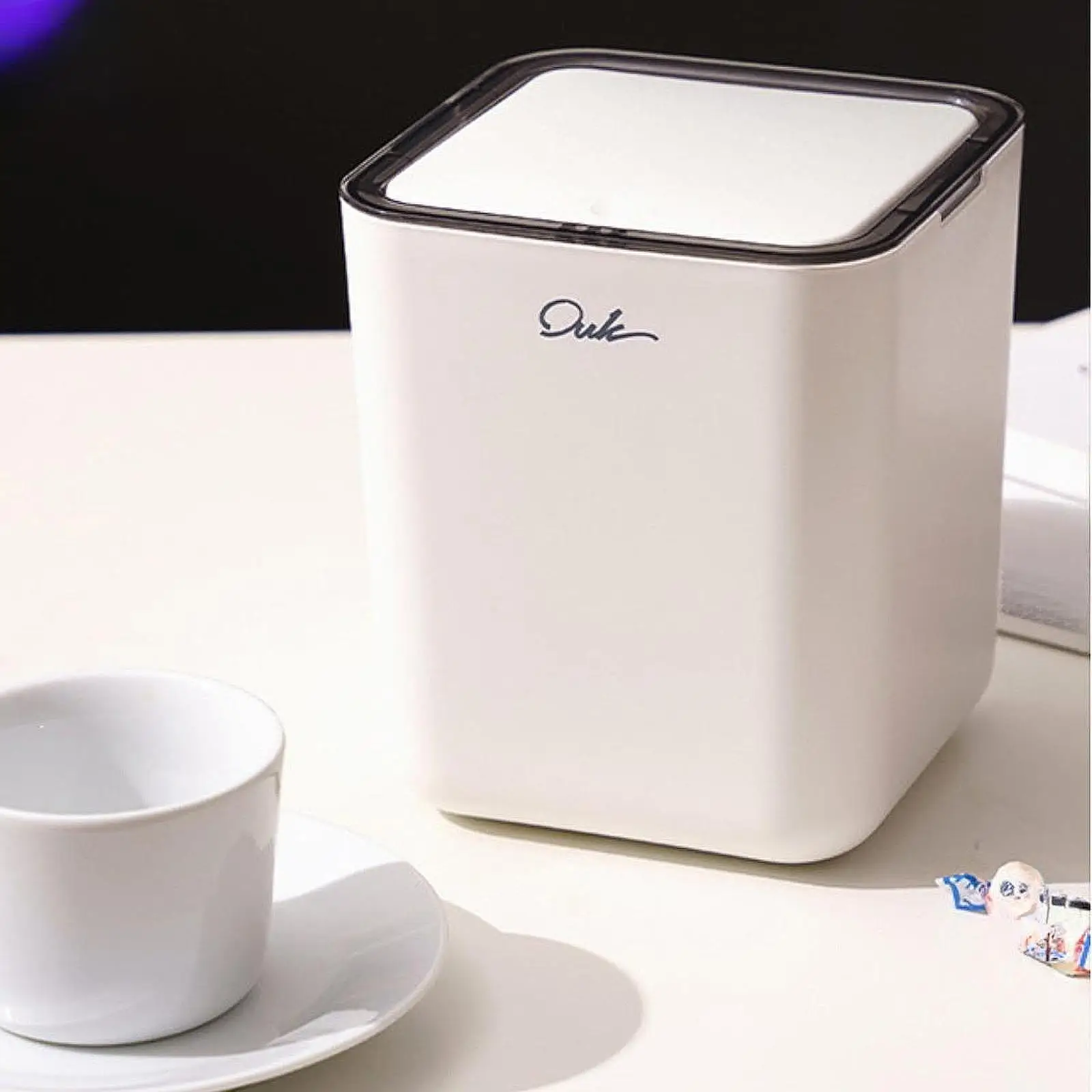 Mini Desktop Trash Can Tiny Trash Can Recycling Bin Garbage Bin Multifunctional Portable Nordic Wastebasket for Desk Laundry