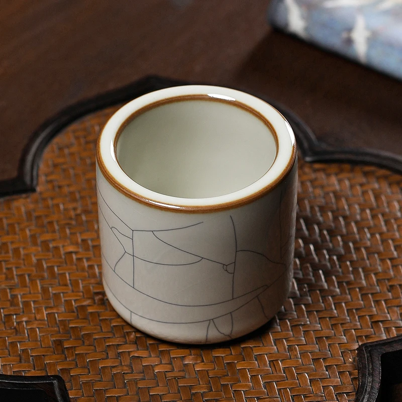 Handmade Ceramic Tea Cup Chinese Style Gongfu Tea Cup with Ice Crack Glaze Moon White Porcelain Finger Ring Cup for Tea Appre...