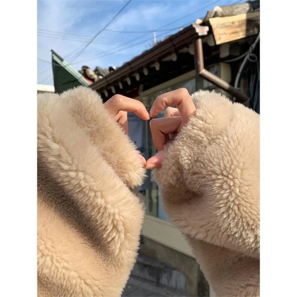 

Women's Solid Color Hooded Velvet Fur Coat Thickened Korean Style Loose Furry Top for Autumn Winter Easy to Match