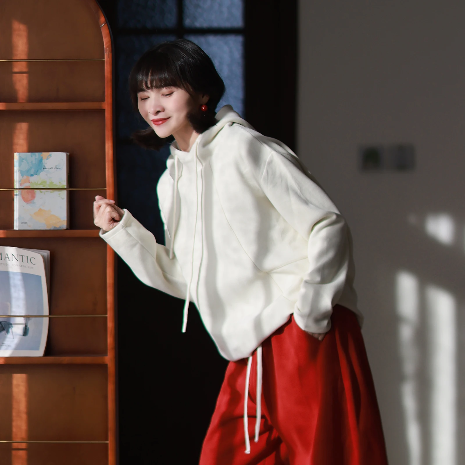 

Новая весенняя женская толстовка с капюшоном из двустороннего флиса для похудения, теплая, универсальная, повседневная