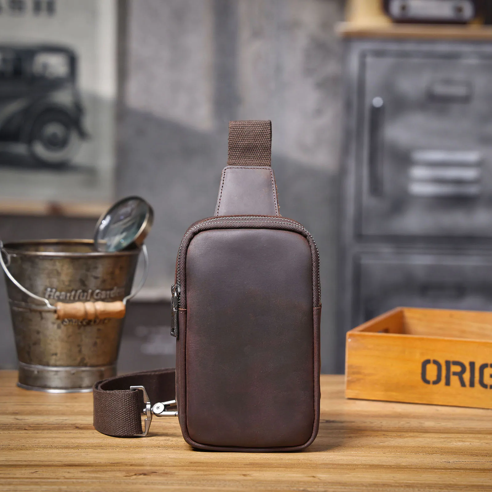 Premium-Brusttasche aus echtem Leder für Herren, Vintage-Umhängetasche aus Vollnarbenleder, Umhängetasche, Sling Bag, Tagesrucksack mit großem Fassungsvermögen – Detail 8