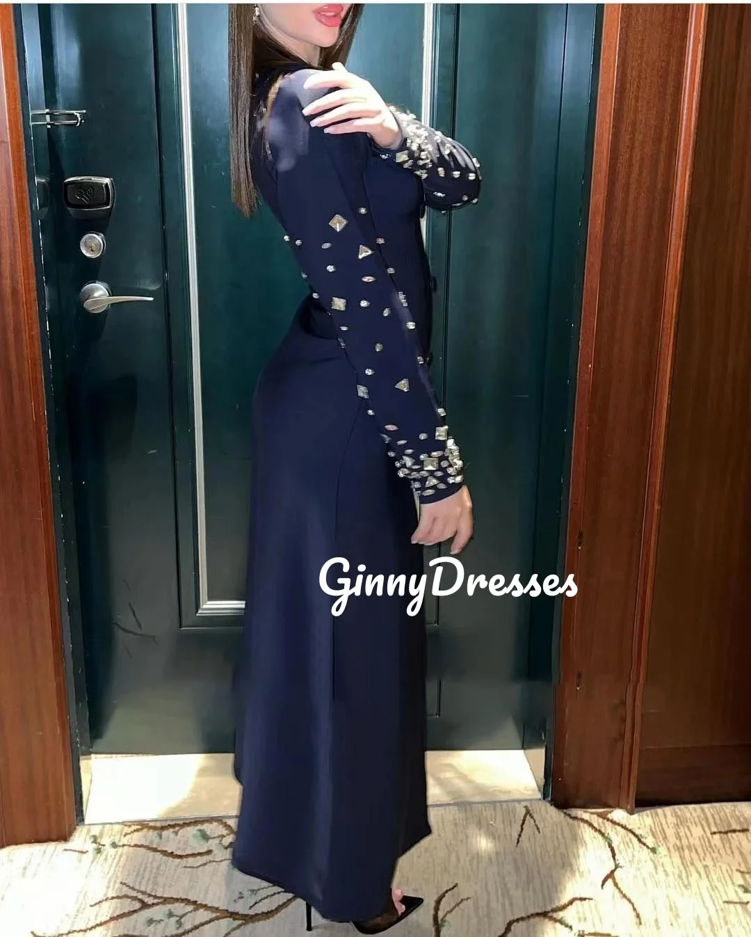 ที่กําหนดเองชุดแต่งงาน V คอ Beadings ซิปหรูหราชุดราตรีแขนยาว A-Line ความยาวชั้นพรหมชุด