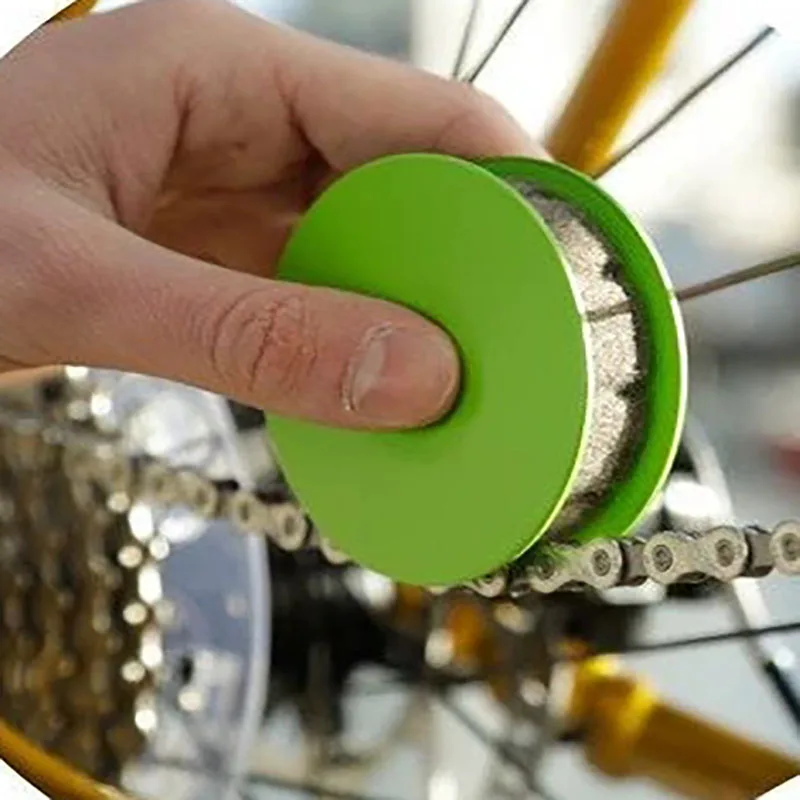

Bike Chain Lubricator Bike Chain Oiler Lubricating Disc Bicycle Maintenance Tool Cycling Gear Roller Lubricant Bike Accessories