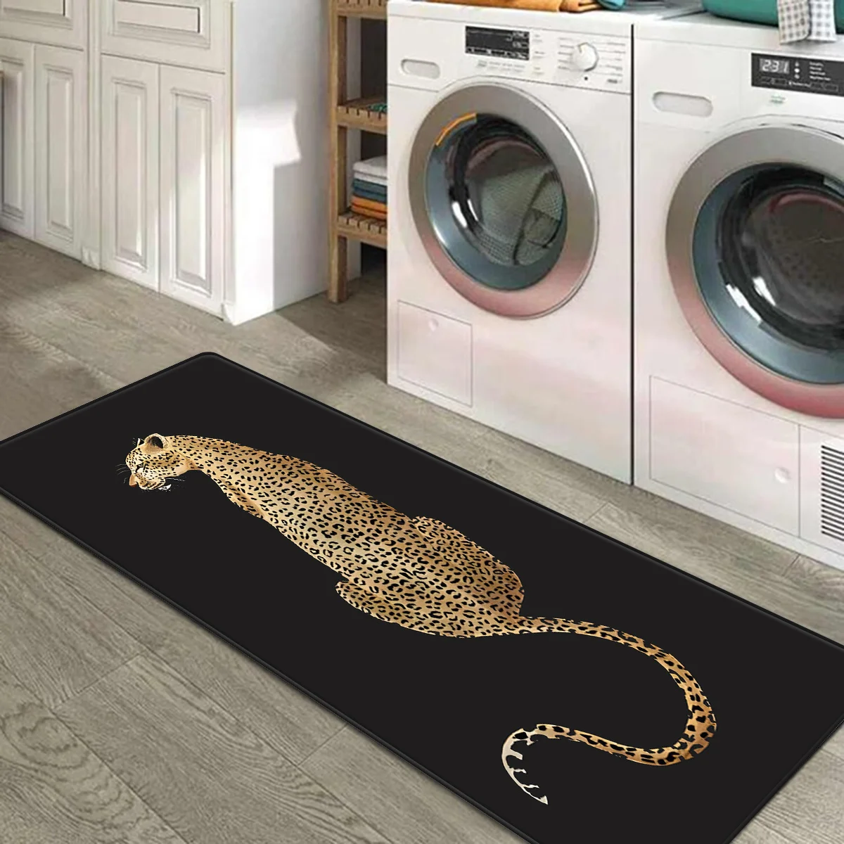 Black-background animal-themed leopard-print runner mat, suitable for kitchen and bathroom entrances