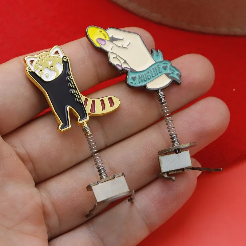 트렌디한 모자 핀 - 유광 에나멜 재미있는 캡 스프링 액세서리