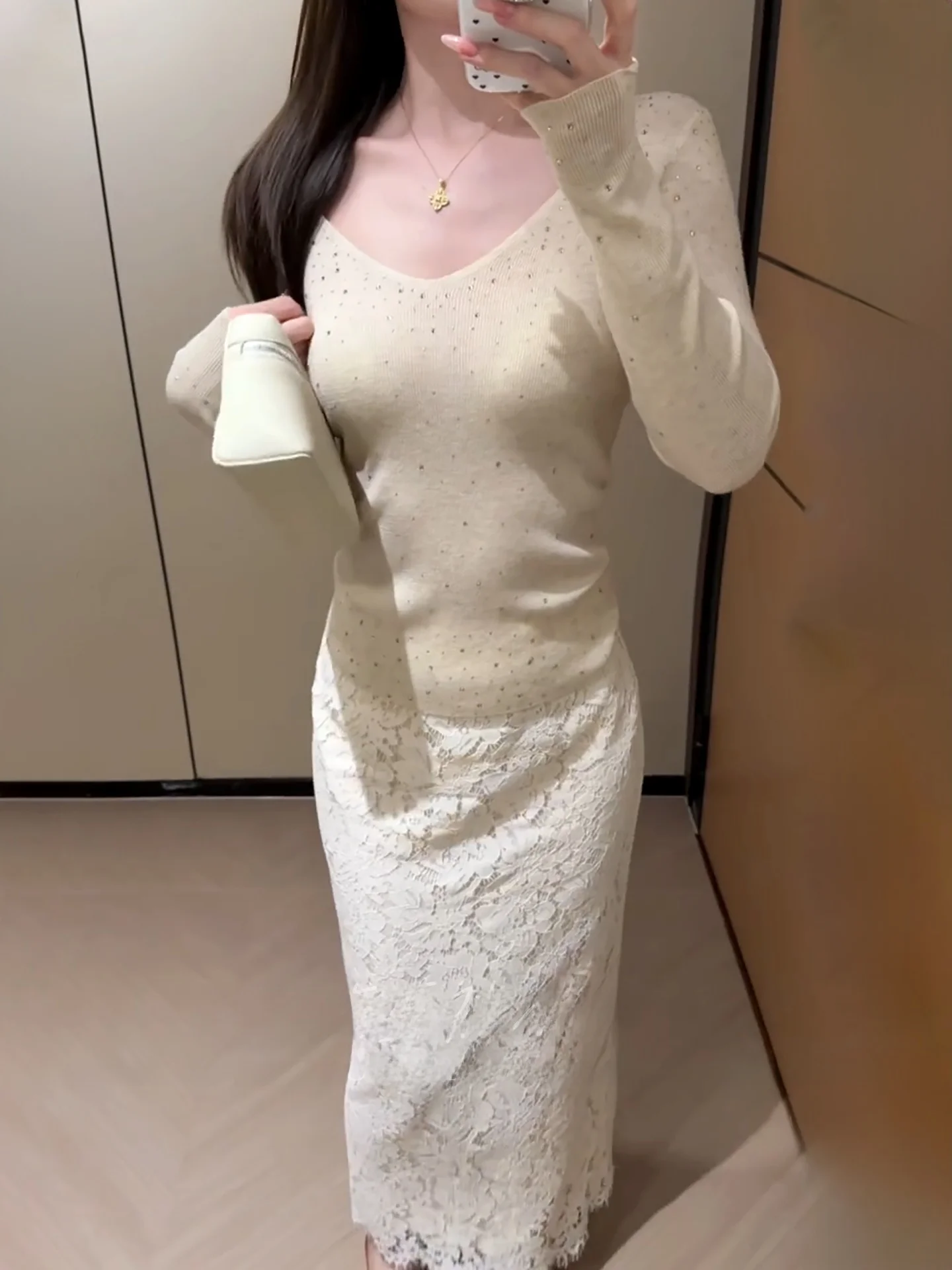 

Женская облегающая базовая кофта с V-образным вырезом и пайетками, вязаная, в французском стиле, осенняя мода, для девушек, модель Pure Desire