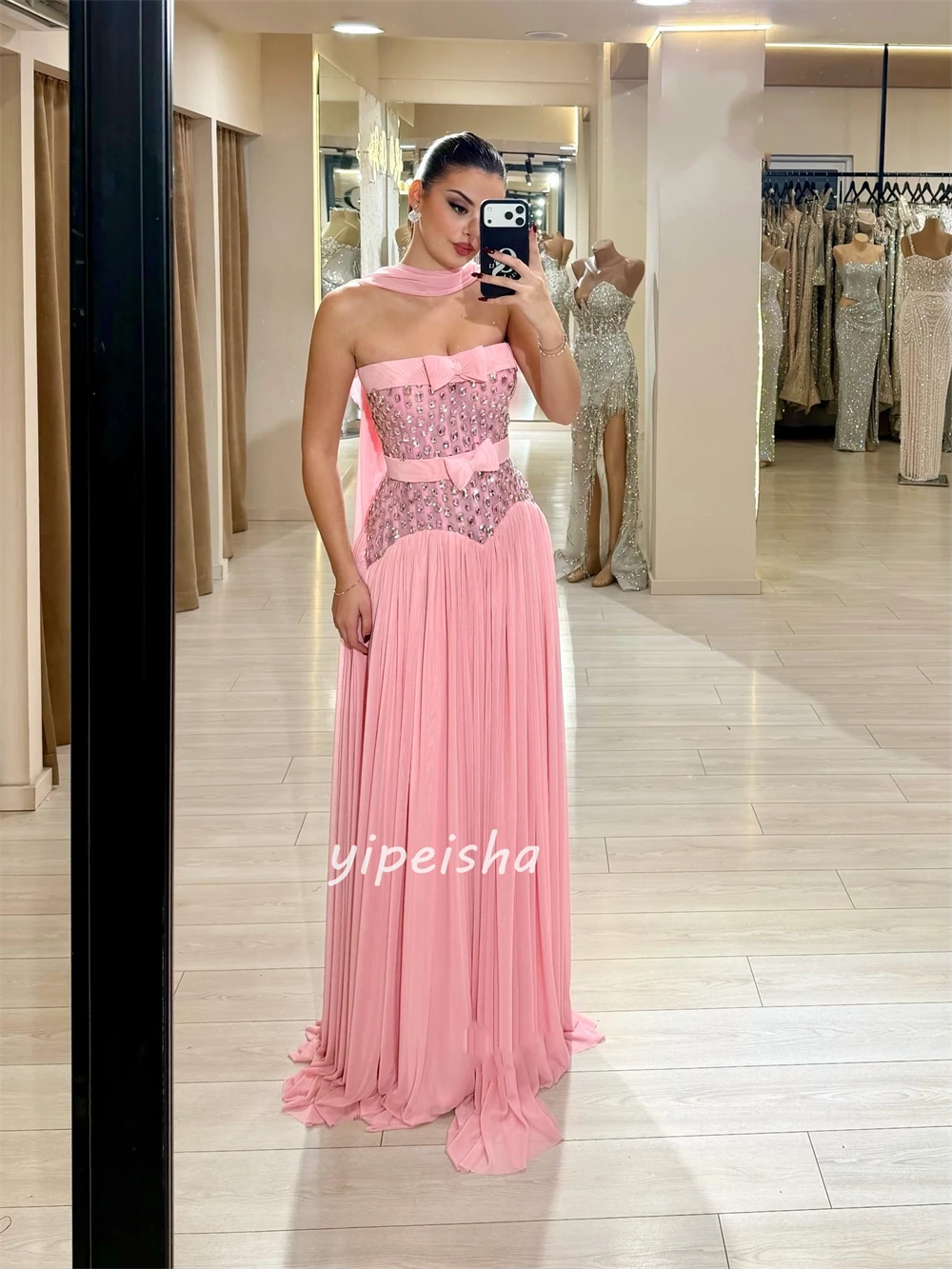 Abiti da sera lunghi senza spalline dritti con fiocco in strass in chiffon elegante stile moderno personalizzato abbinati di alta qualità