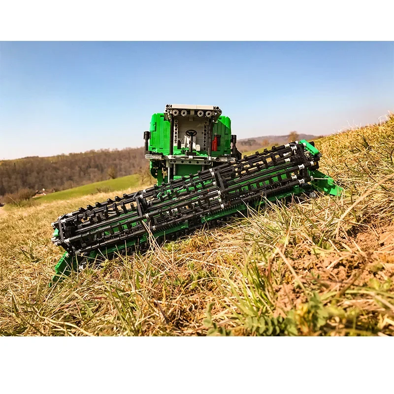 MOC-105824NewGreenCombine Full RCBuilding Block Model 1:17 3494 Part Is Suitable Forcrop Harvestingchildren's Birthday Gift Toys