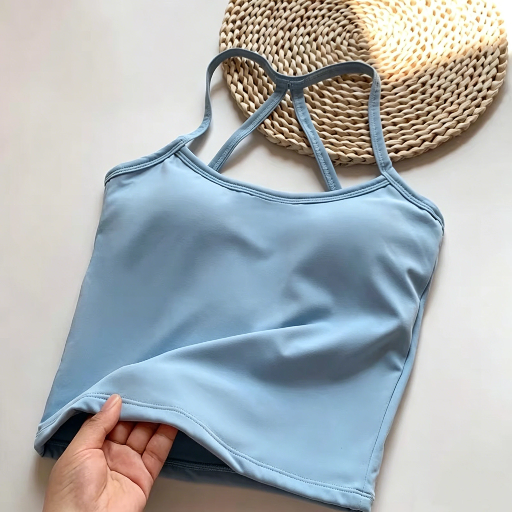 Damen Yoga Tanktop mit eingebauten Polstern, schnelltrocknendes, atmungsaktives Fitness-Top, Sportweste mit schönem Rückendesign für Lauftraining – Detail 12