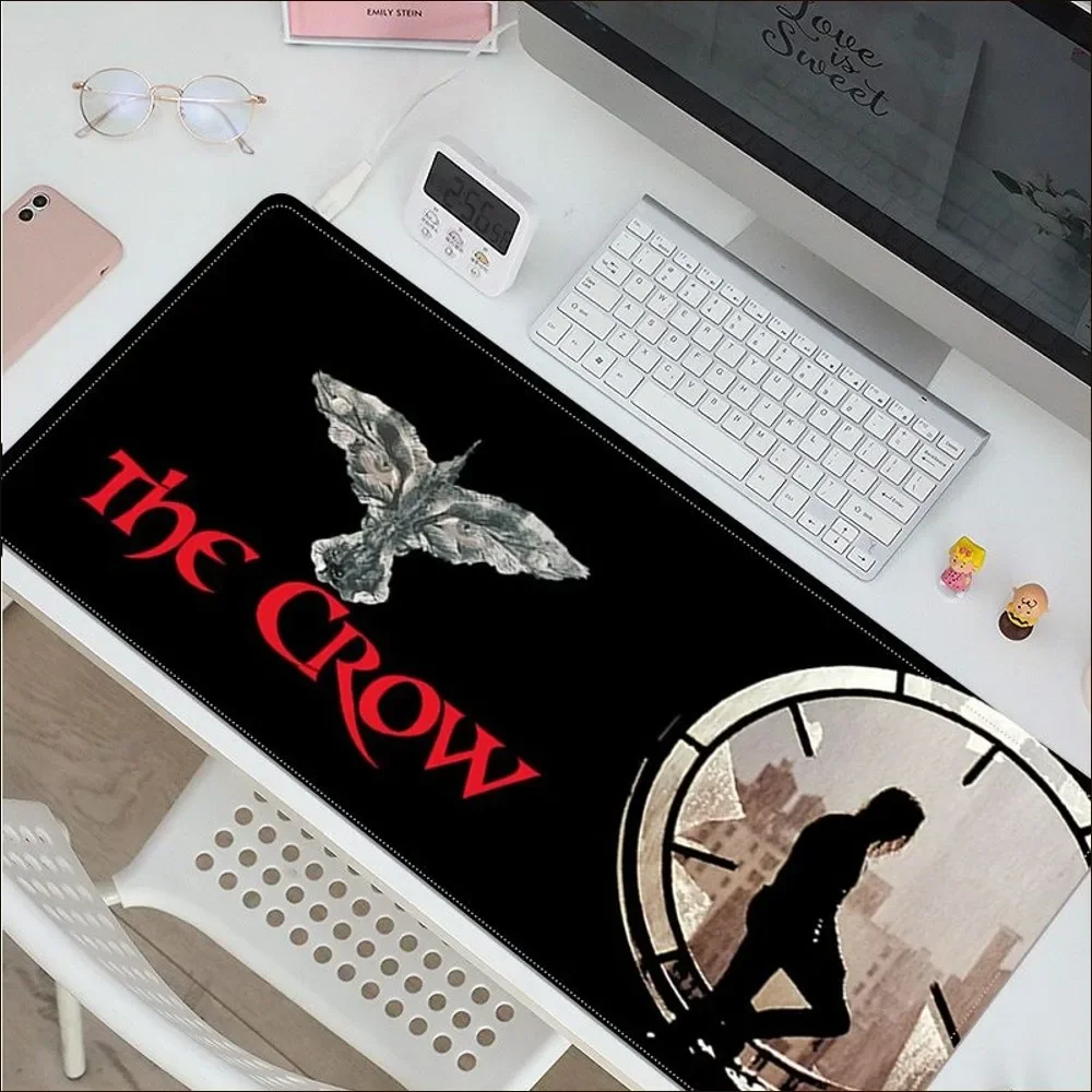 Moive the c-crow mousepad menina almofada teclados tapete de borracha gaming mousepad mesa tamanho para borda grande bloqueio jogo teclado almofada